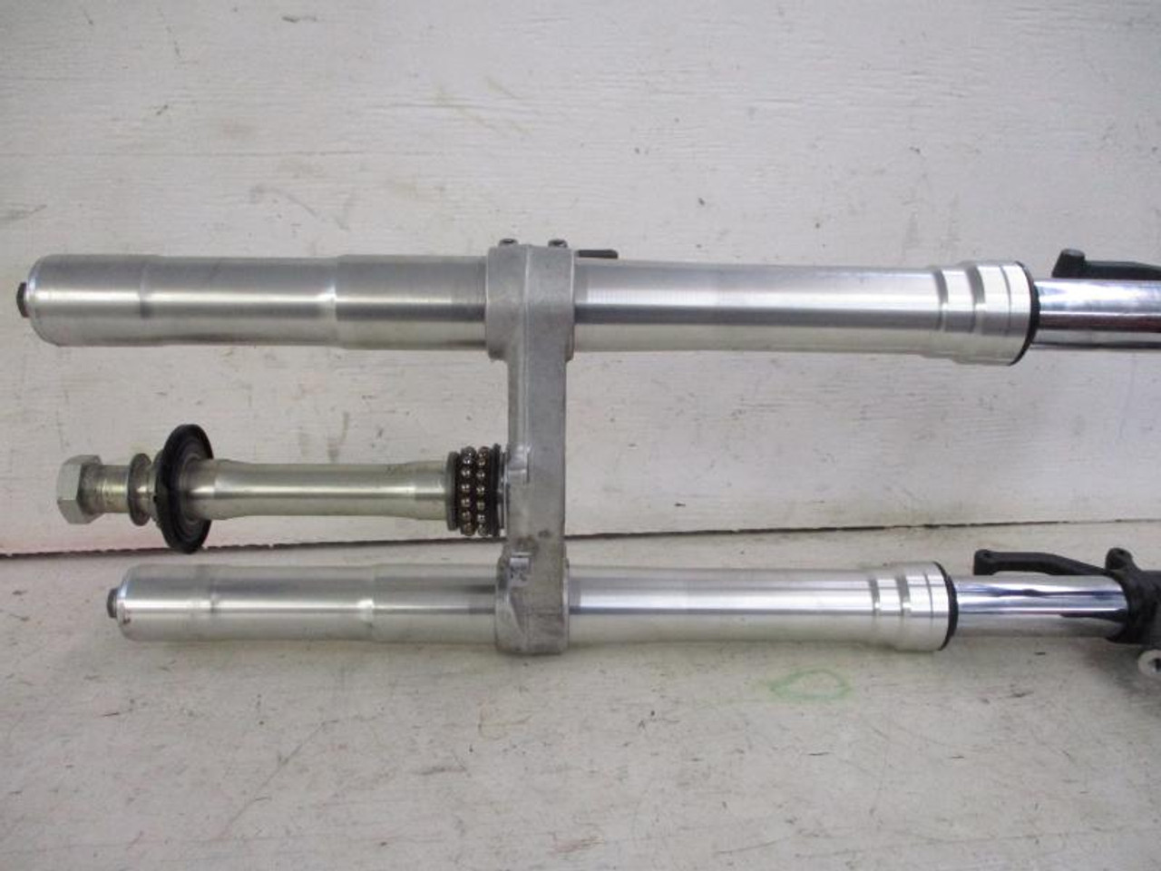 07 Kawasaki ZX6R Ninja P Forks Lower Triple Tree Axle Front
